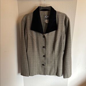 Women's Jacket with black velvet collar